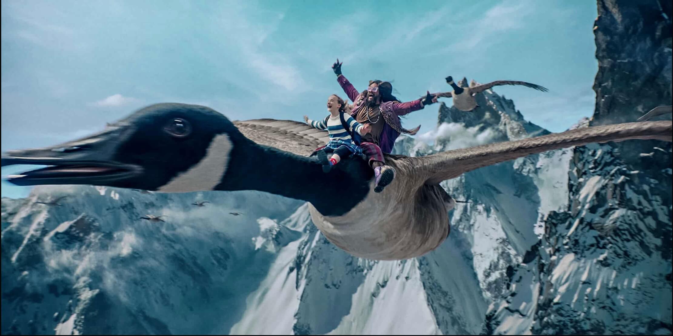 主角正在騎上加拿大人的夢想Canada Goose （圖片來源：Netflix）