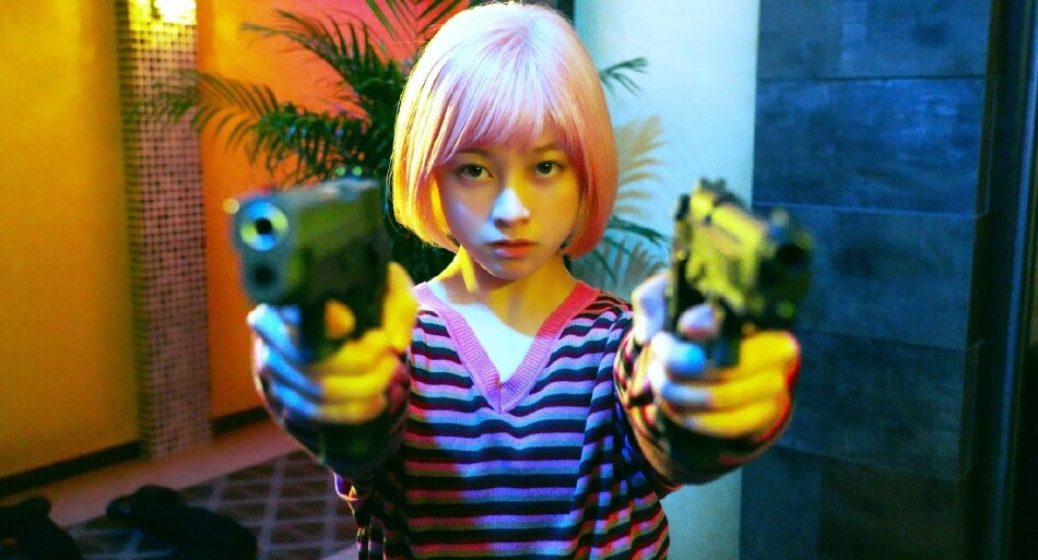 橋本環奈飾演少女殺手(圖片來源：Netflix）